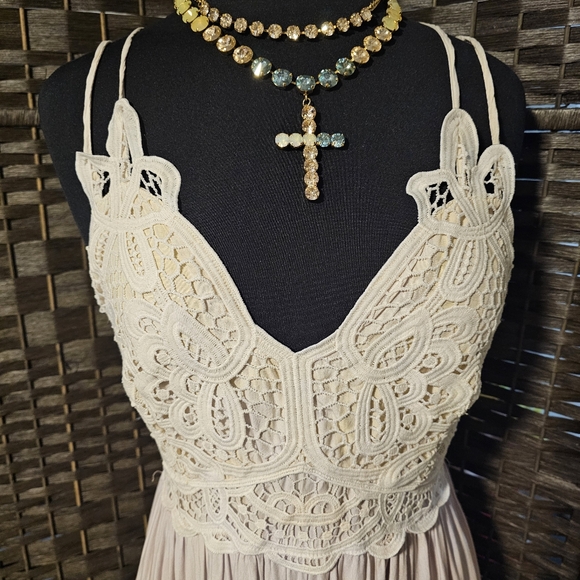 ROMANTIC MAXI DRESS - Picture 3 of 8